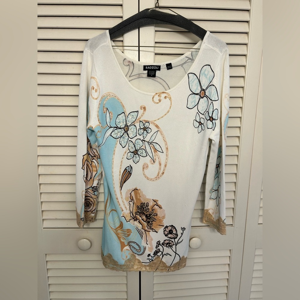 Radzoli White and Blue  knit Floral Long Sleeve Top